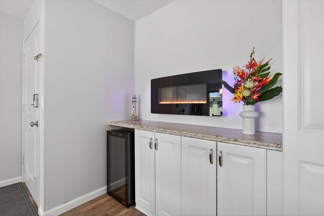 En Venta: $299,000 (2 camas, 2 baños, 966 Pies cuadrados)