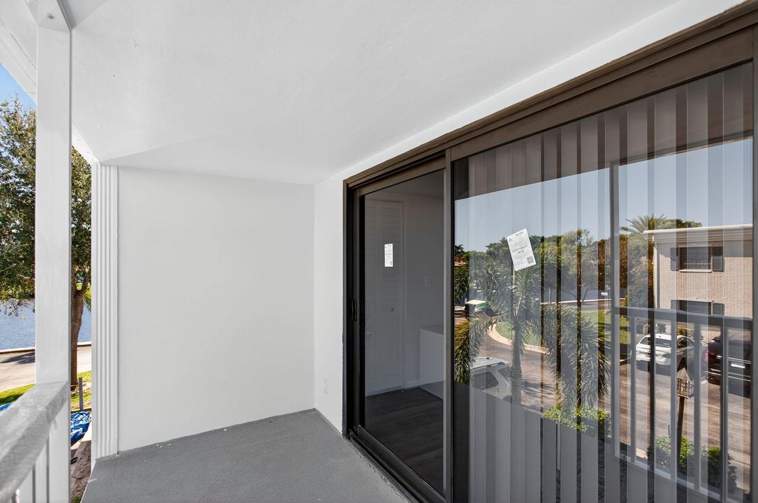 En Venta: $299,000 (2 camas, 2 baños, 966 Pies cuadrados)