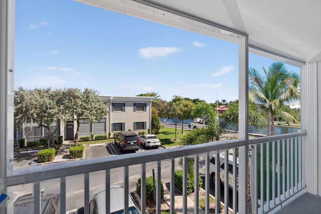 En Venta: $299,000 (2 camas, 2 baños, 966 Pies cuadrados)