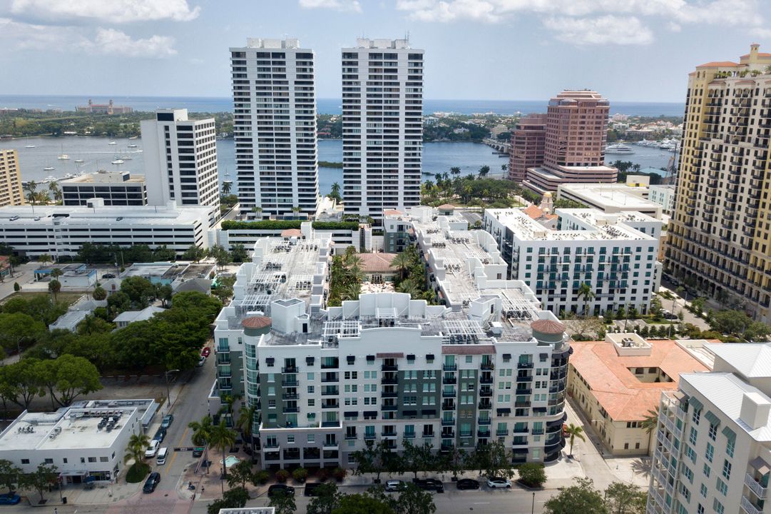 For Rent: $4,350 (2 beds, 2 baths, 1390 Square Feet)