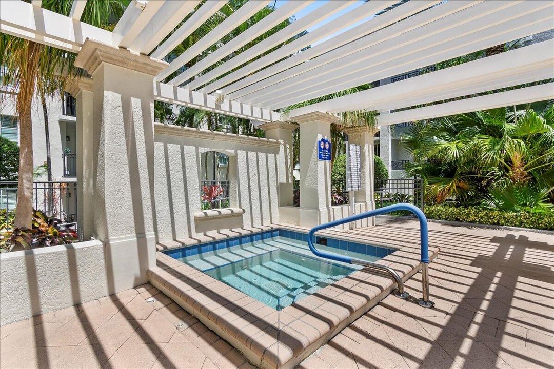 For Rent: $4,350 (2 beds, 2 baths, 1390 Square Feet)