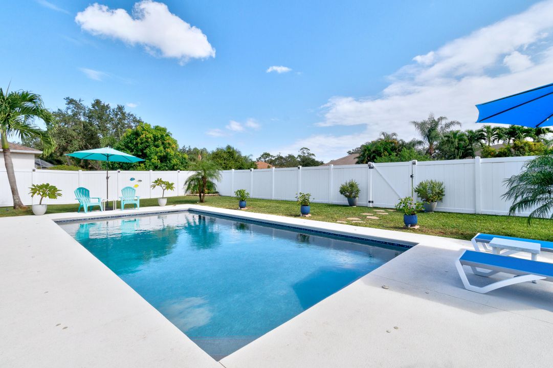 合同活跃: $544,900 (3 贝兹, 2 浴室, 2020 平方英尺)