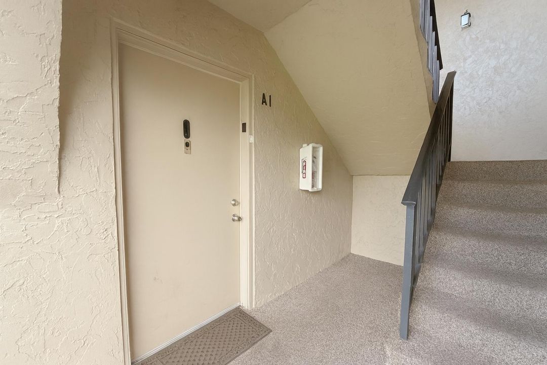 For Sale: $199,999 (2 beds, 2 baths, 1115 Square Feet)