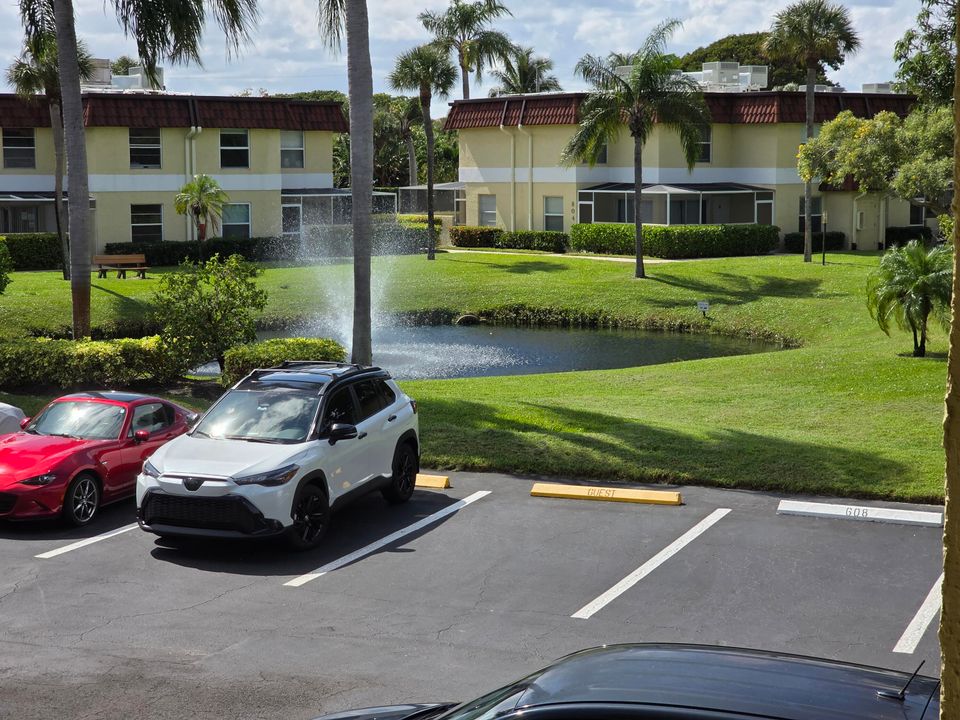 Под контрактом: $5,800 (3 спален, 2 ванн, 1315 Квадратных фут)