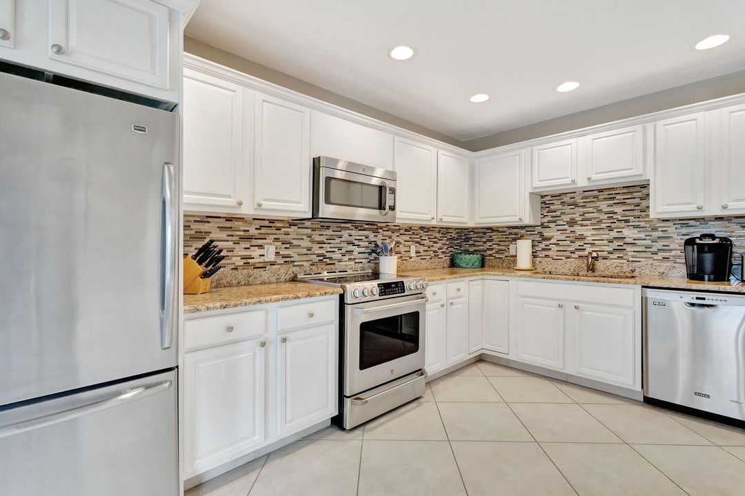 For Sale: $469,000 (3 beds, 2 baths, 1824 Square Feet)