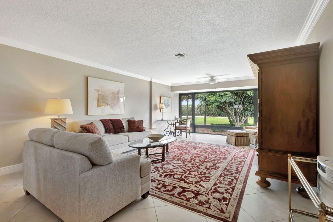 For Sale: $469,000 (3 beds, 2 baths, 1824 Square Feet)