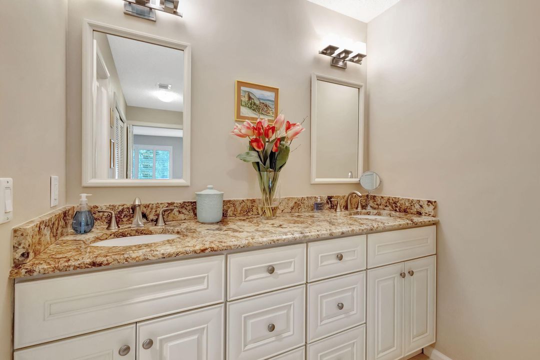 For Sale: $469,000 (3 beds, 2 baths, 1824 Square Feet)