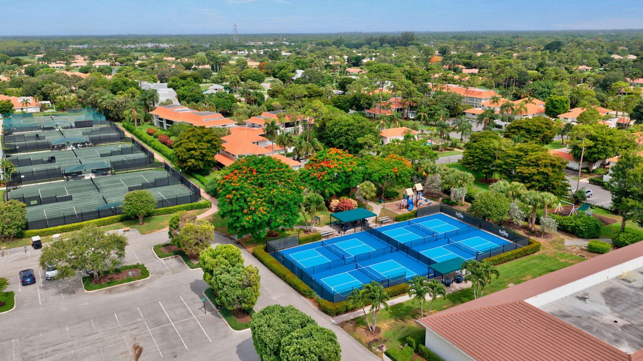 For Sale: $469,000 (3 beds, 2 baths, 1824 Square Feet)