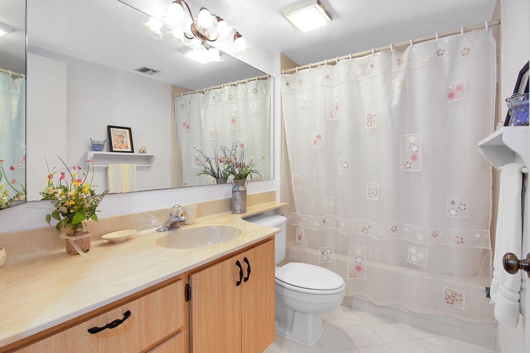 For Rent: $4,800 (2 beds, 2 baths, 1385 Square Feet)