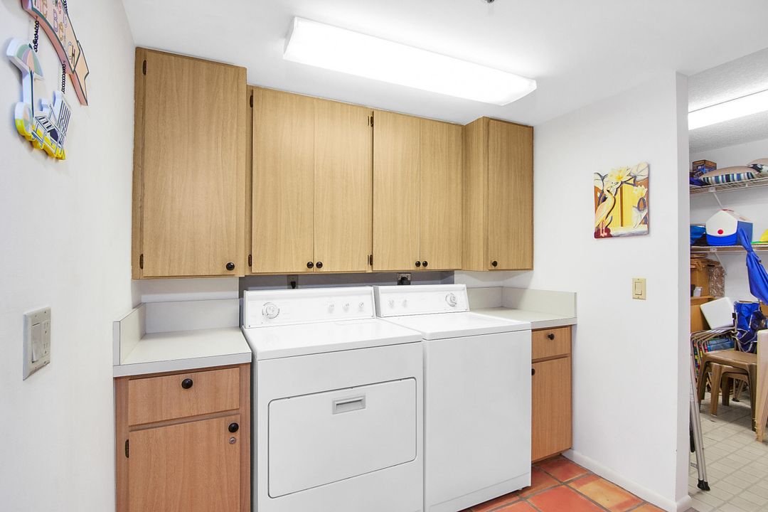 For Rent: $4,800 (2 beds, 2 baths, 1385 Square Feet)