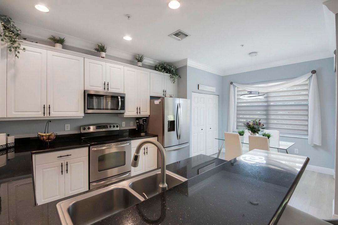 For Sale: $479,900 (4 beds, 3 baths, 2108 Square Feet)