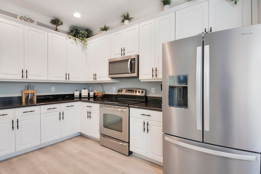 For Sale: $479,900 (4 beds, 3 baths, 2108 Square Feet)