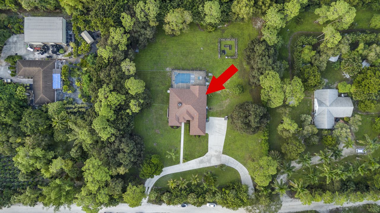 Activo con contrato: $899,999 (4 camas, 3 baños, 2649 Pies cuadrados)