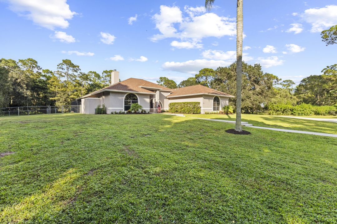 Activo con contrato: $899,999 (4 camas, 3 baños, 2649 Pies cuadrados)