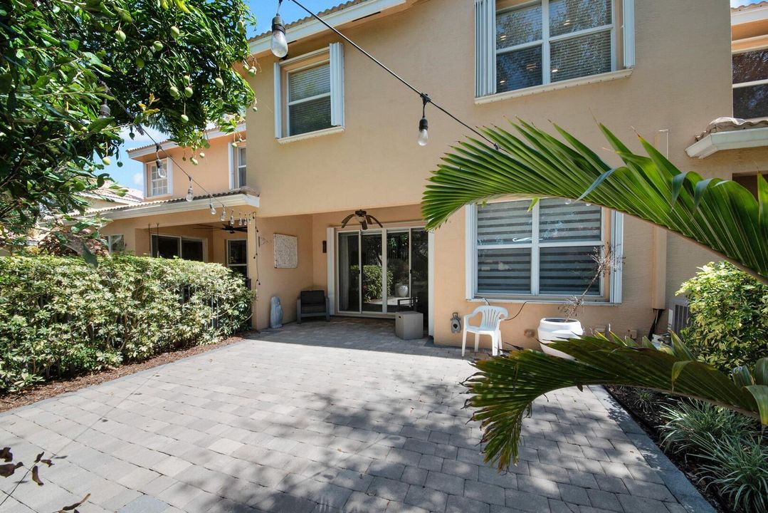 For Sale: $479,900 (4 beds, 3 baths, 2108 Square Feet)