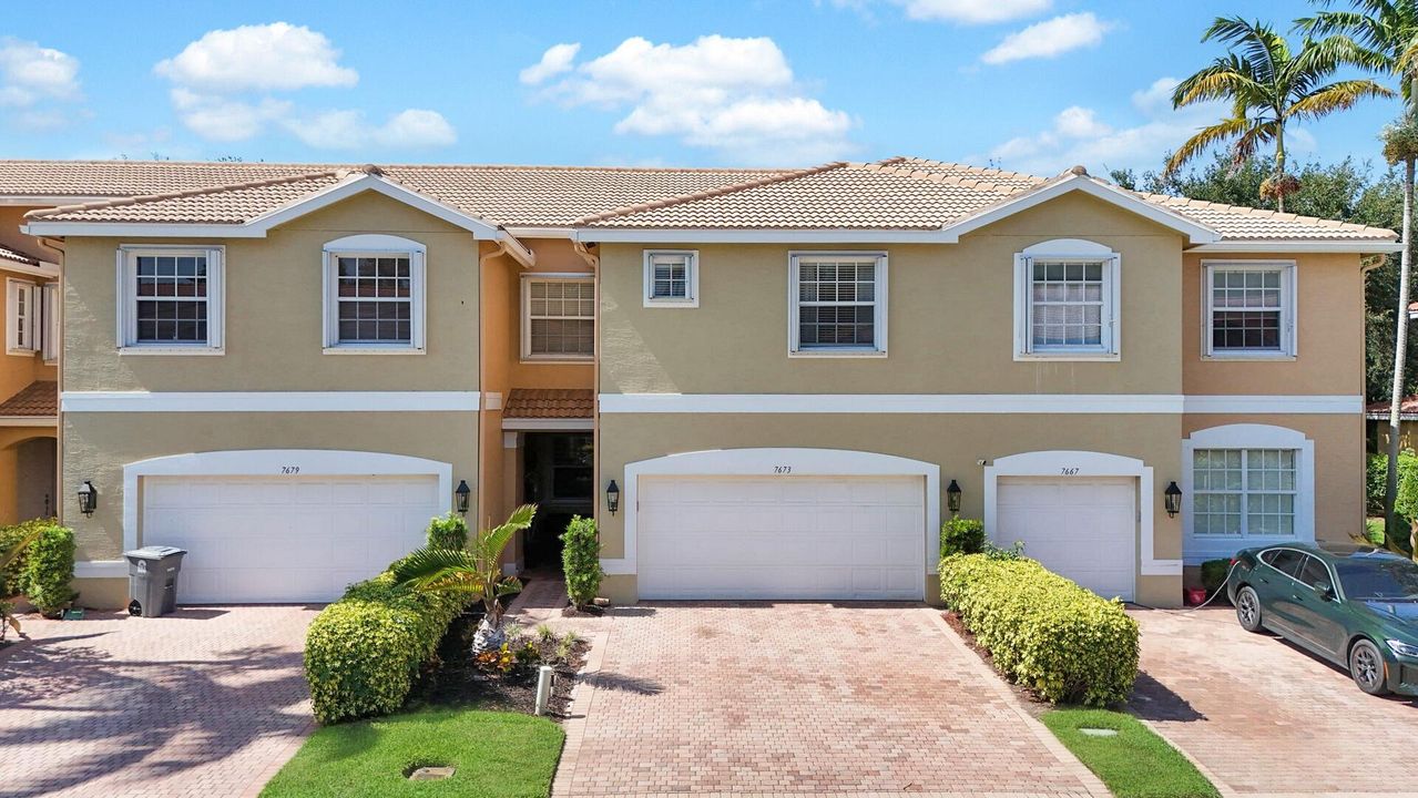 For Sale: $479,900 (4 beds, 3 baths, 2108 Square Feet)