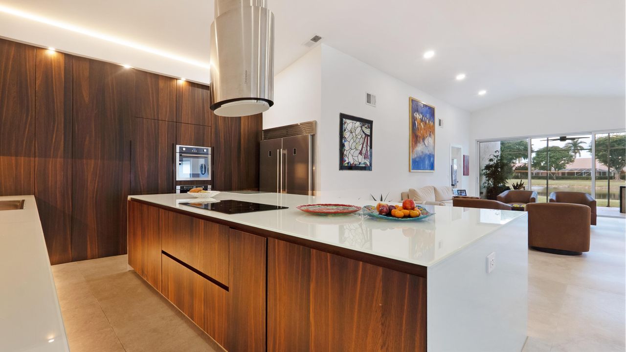 Recently Sold: $750,000 (3 beds, 3 baths, 2095 Square Feet)