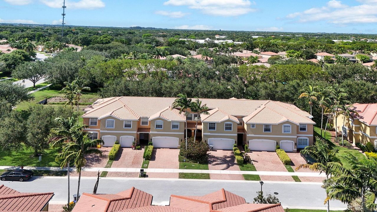 For Sale: $479,900 (4 beds, 3 baths, 2108 Square Feet)