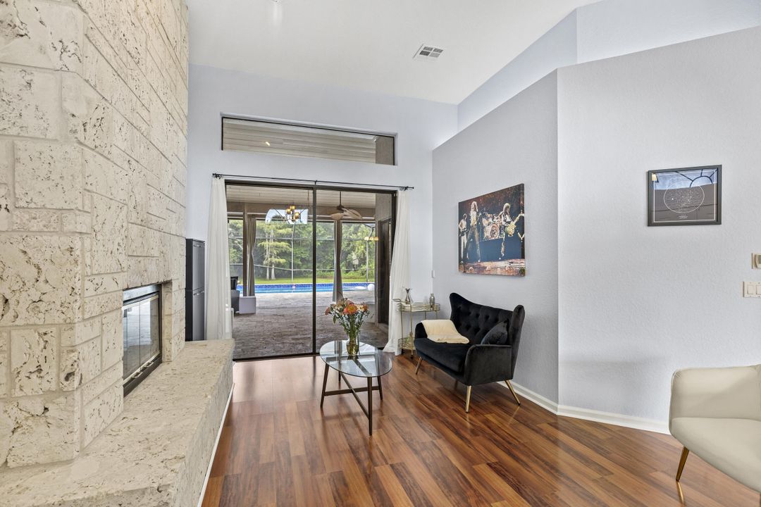 Activo con contrato: $899,999 (4 camas, 3 baños, 2649 Pies cuadrados)