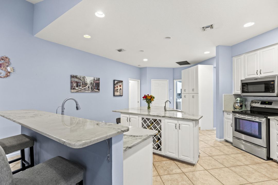 Activo con contrato: $899,999 (4 camas, 3 baños, 2649 Pies cuadrados)