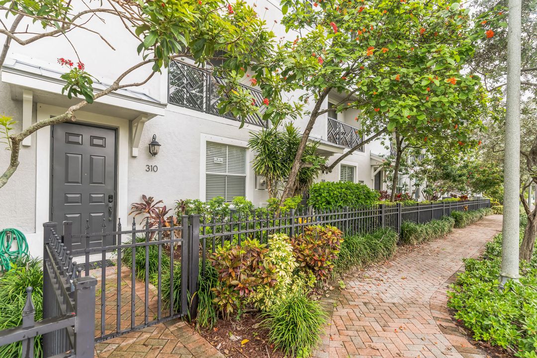 Active With Contract: $3,300 (2 beds, 2 baths, 1596 Square Feet)