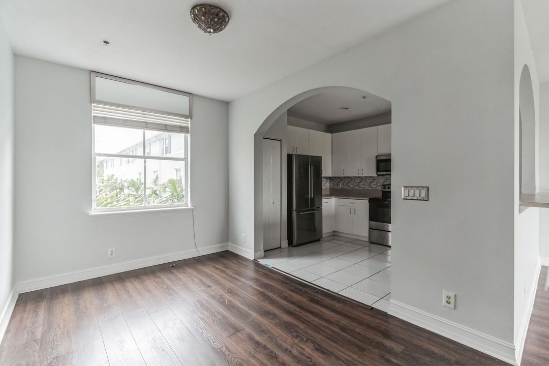 Active With Contract: $3,300 (2 beds, 2 baths, 1596 Square Feet)
