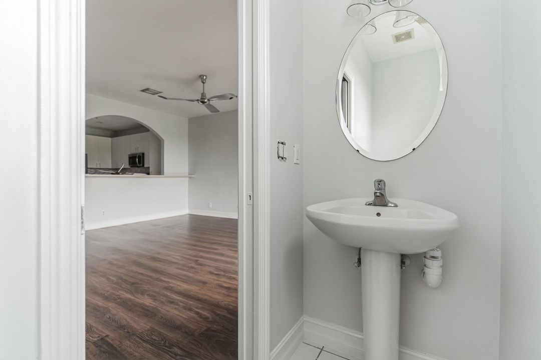 Active With Contract: $3,300 (2 beds, 2 baths, 1596 Square Feet)