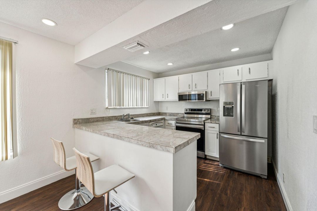 出租: $2,500 (2 贝兹, 1 浴室, 862 平方英尺)