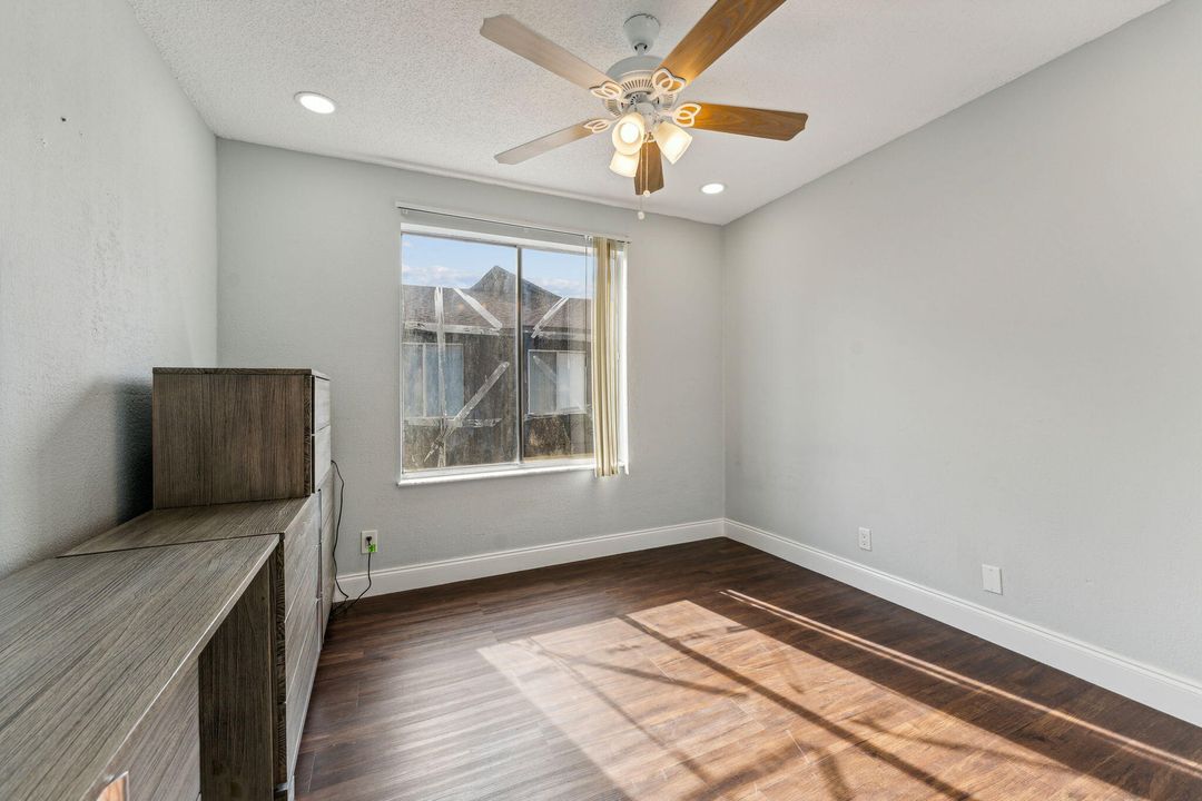 出租: $2,500 (2 贝兹, 1 浴室, 862 平方英尺)