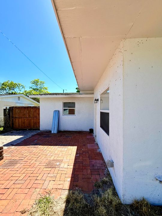 En Renta: $2,850 (4 camas, 2 baños, 2048 Pies cuadrados)