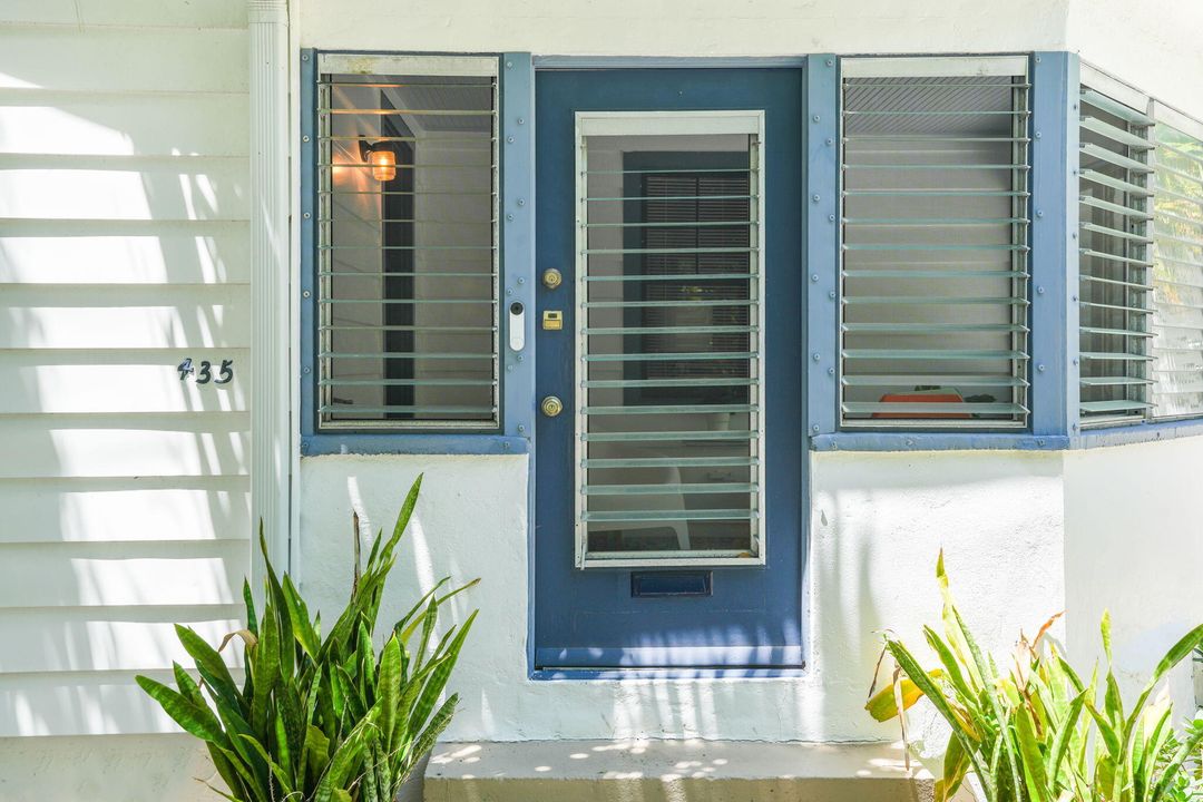 For Sale: $749,000 (2 beds, 1 baths, 1156 Square Feet)