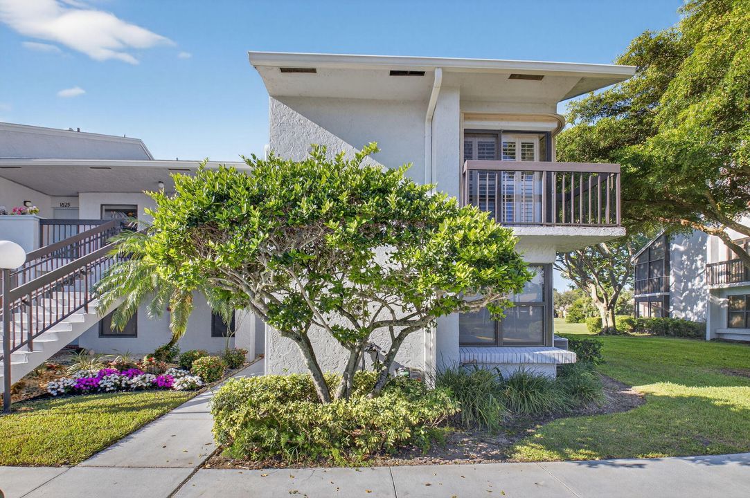 Active With Contract: $3,000 (2 beds, 2 baths, 1598 Square Feet)