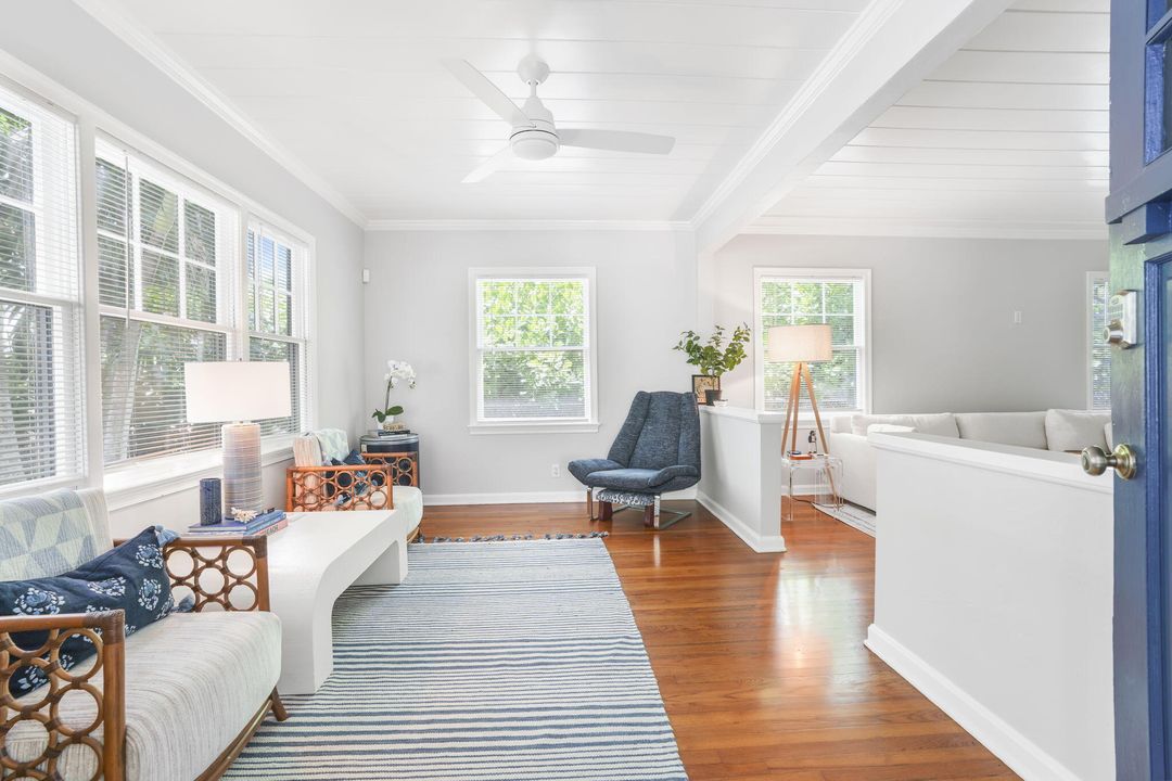 For Sale: $749,000 (2 beds, 1 baths, 1156 Square Feet)