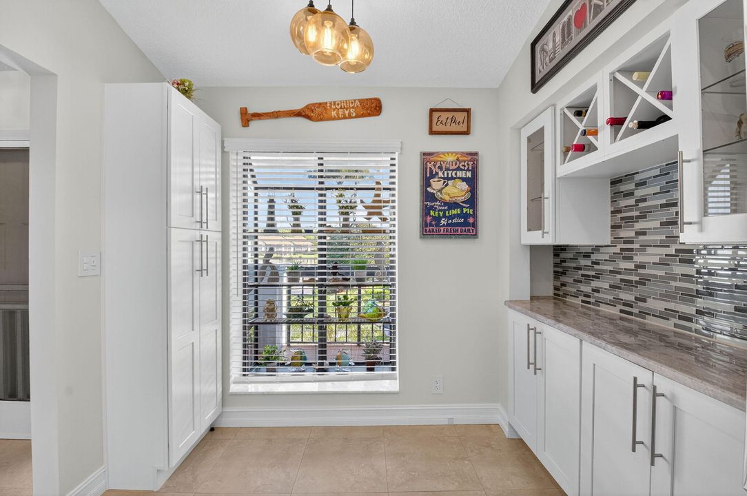 Active With Contract: $3,000 (2 beds, 2 baths, 1598 Square Feet)