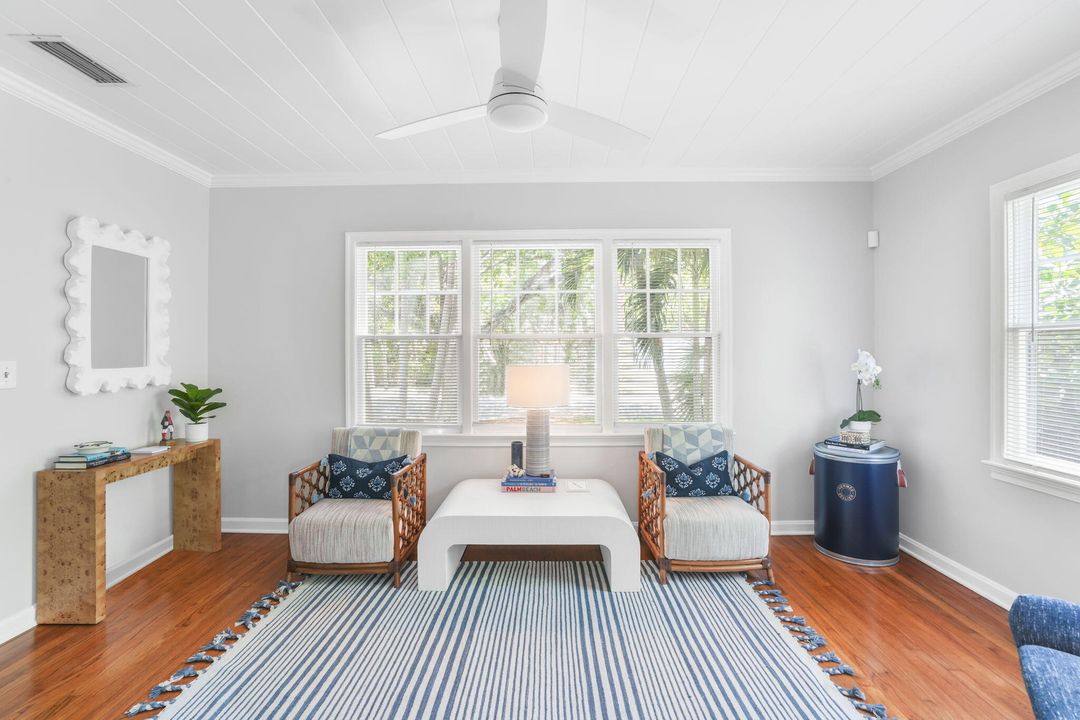 For Sale: $749,000 (2 beds, 1 baths, 1156 Square Feet)