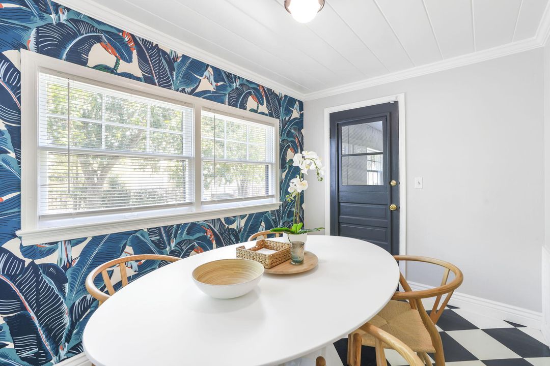 For Sale: $749,000 (2 beds, 1 baths, 1156 Square Feet)