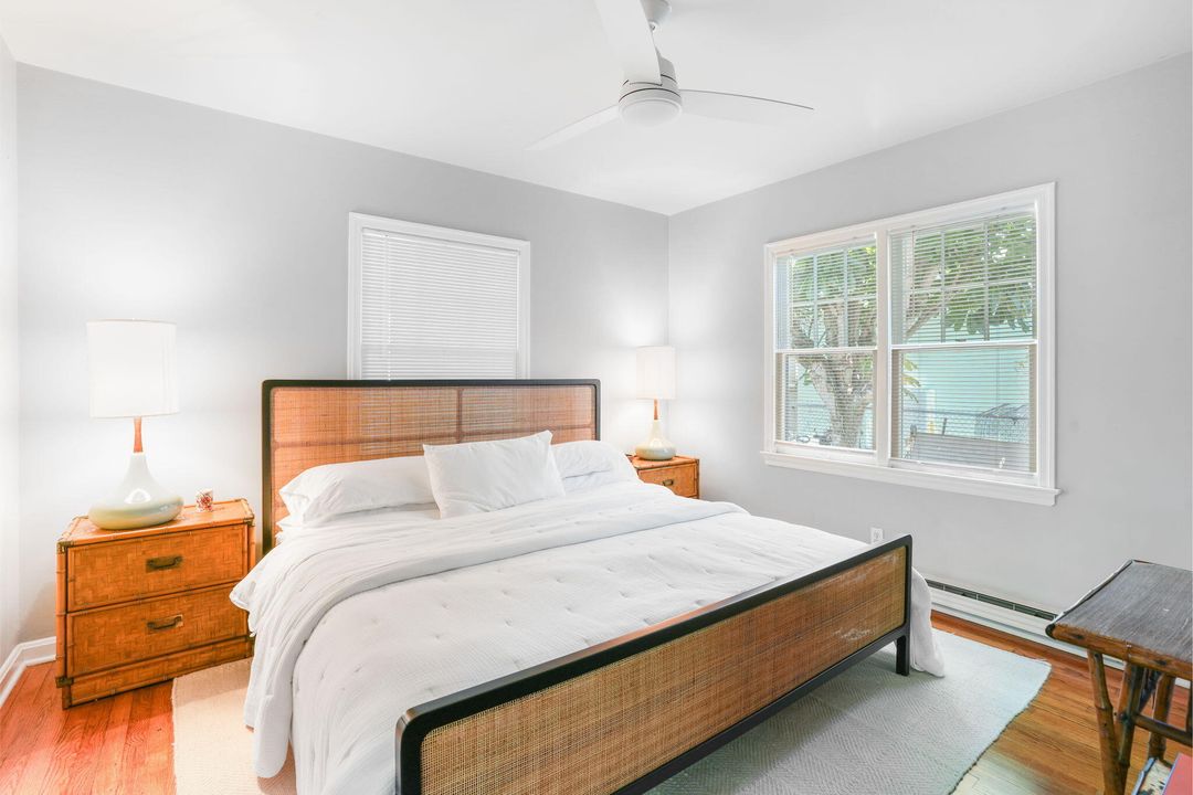 For Sale: $749,000 (2 beds, 1 baths, 1156 Square Feet)