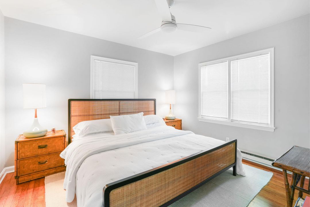 For Sale: $749,000 (2 beds, 1 baths, 1156 Square Feet)