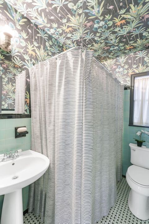 For Sale: $749,000 (2 beds, 1 baths, 1156 Square Feet)