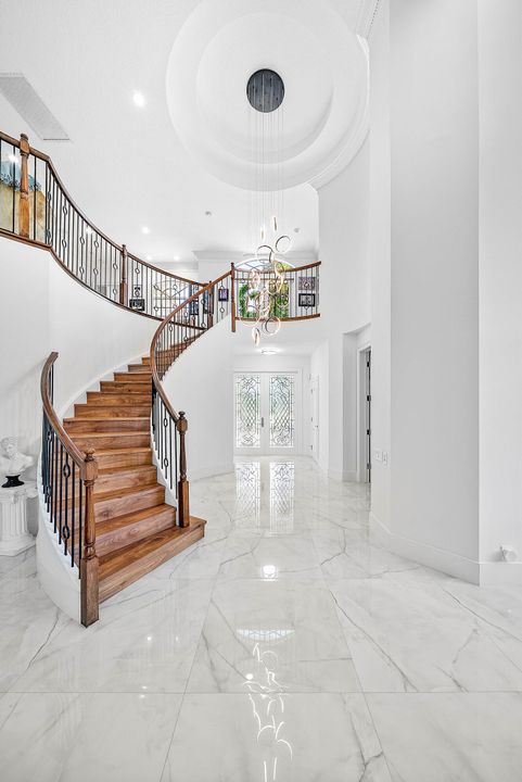 For Sale: $3,495,000 (5 beds, 5 baths, 4497 Square Feet)