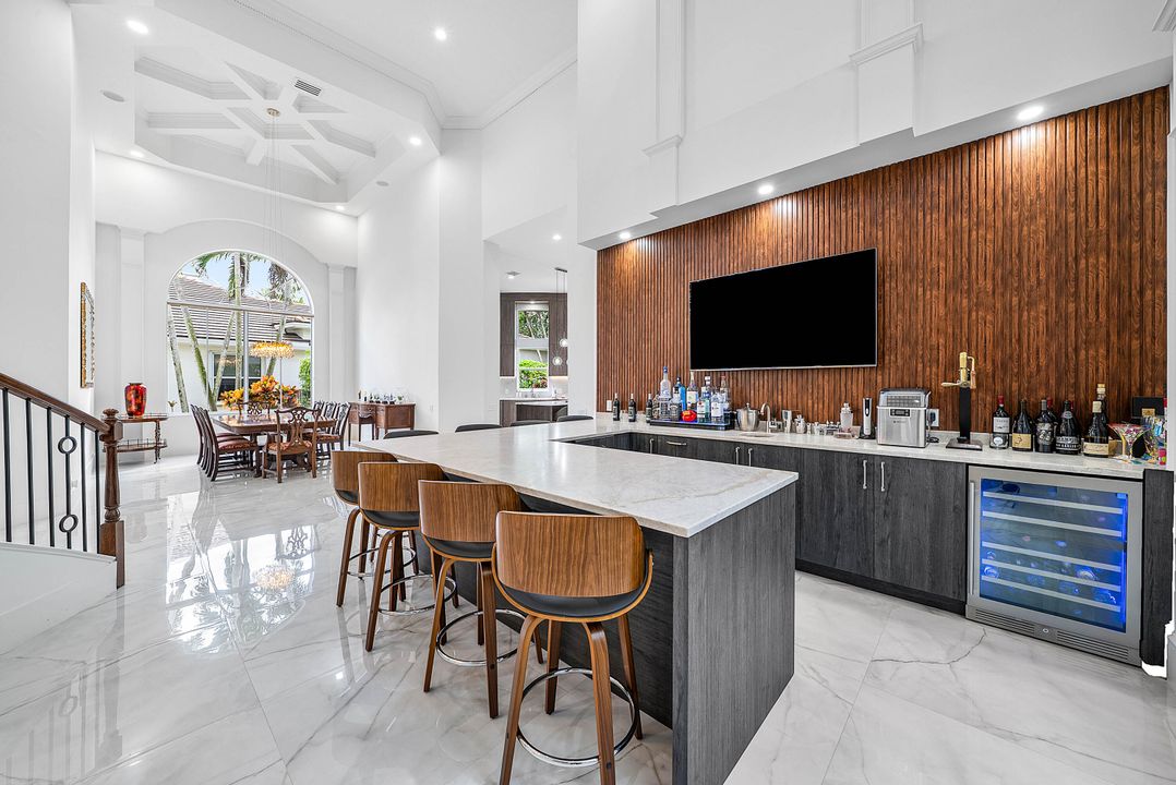 For Sale: $3,495,000 (5 beds, 5 baths, 4497 Square Feet)