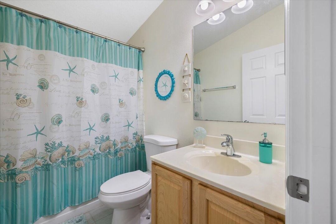 合同活跃: $310,000 (3 贝兹, 2 浴室, 1985 平方英尺)