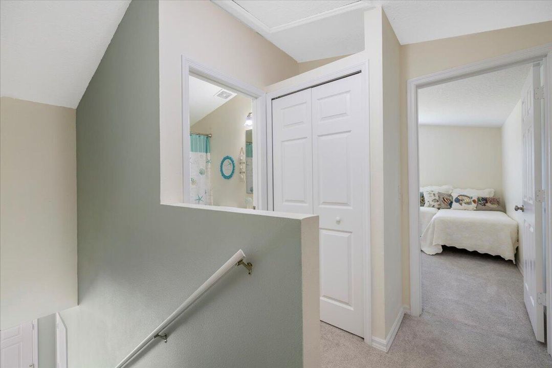 合同活跃: $310,000 (3 贝兹, 2 浴室, 1985 平方英尺)