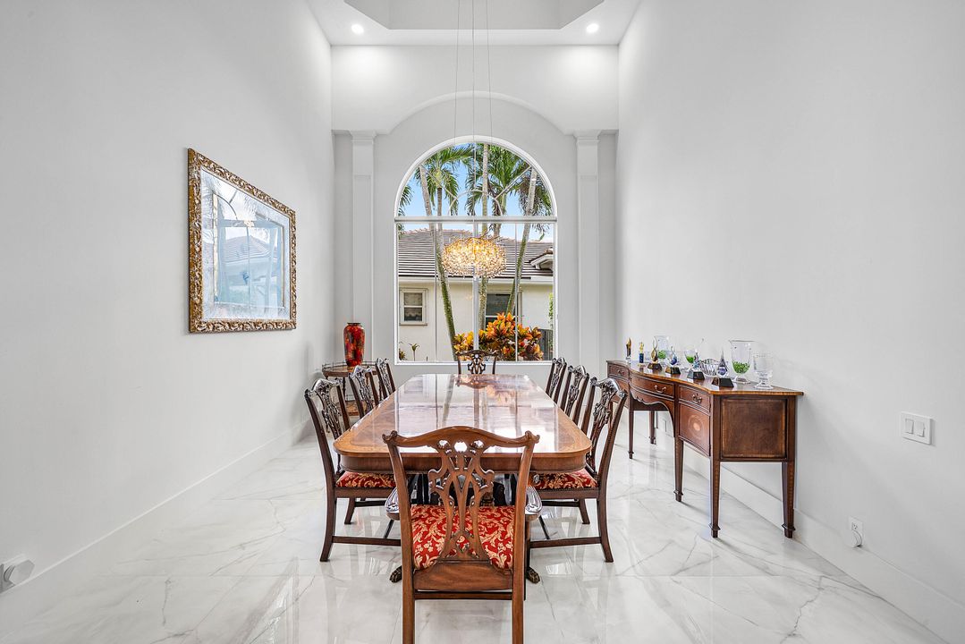 For Sale: $3,495,000 (5 beds, 5 baths, 4497 Square Feet)