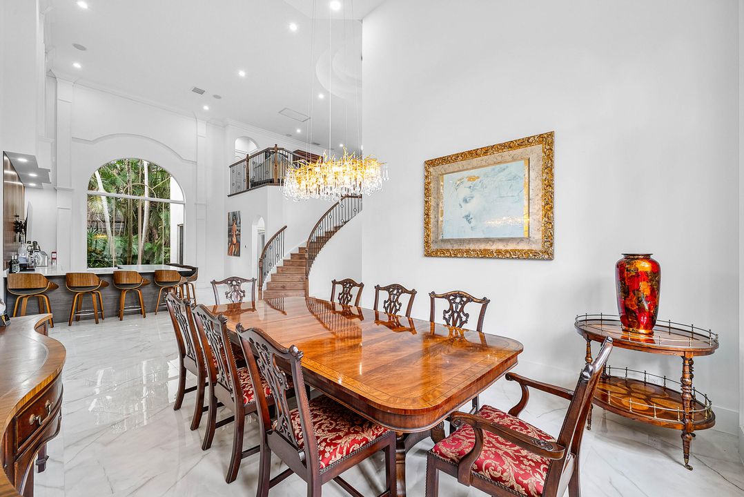 For Sale: $3,495,000 (5 beds, 5 baths, 4497 Square Feet)