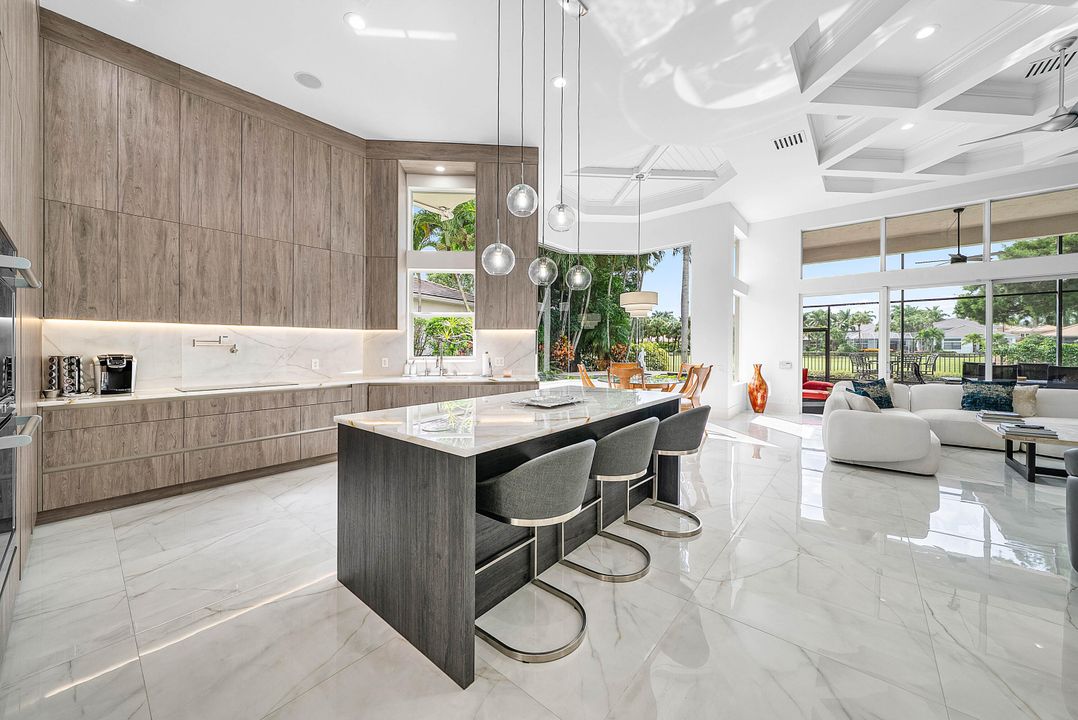 For Sale: $3,495,000 (5 beds, 5 baths, 4497 Square Feet)