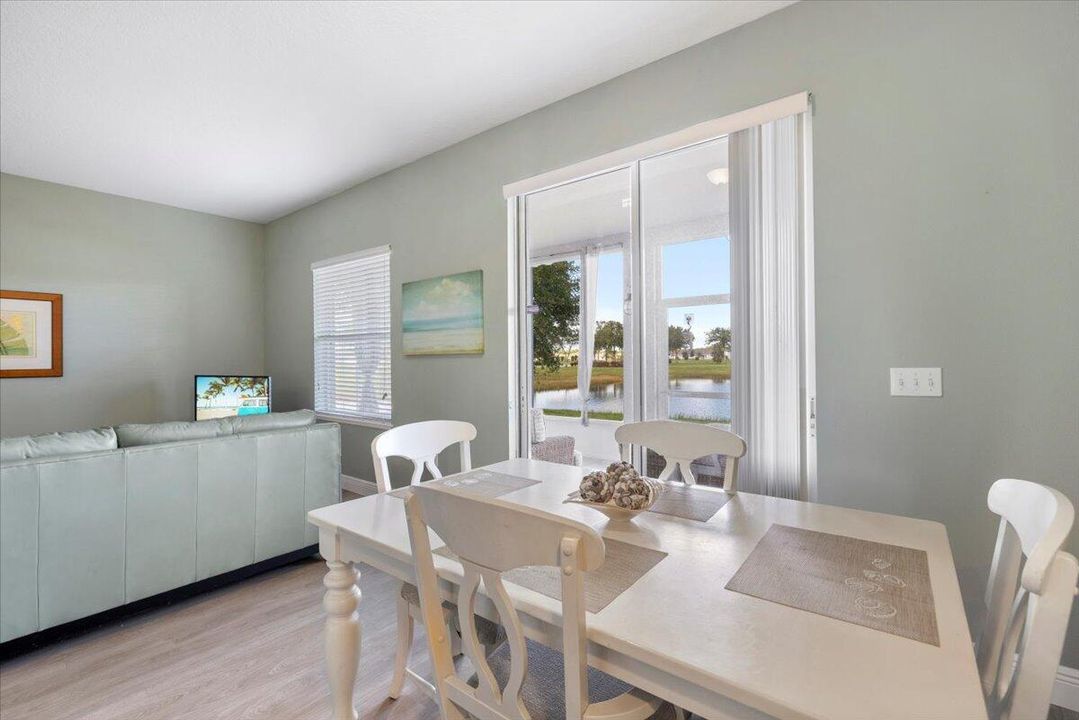 合同活跃: $310,000 (3 贝兹, 2 浴室, 1985 平方英尺)