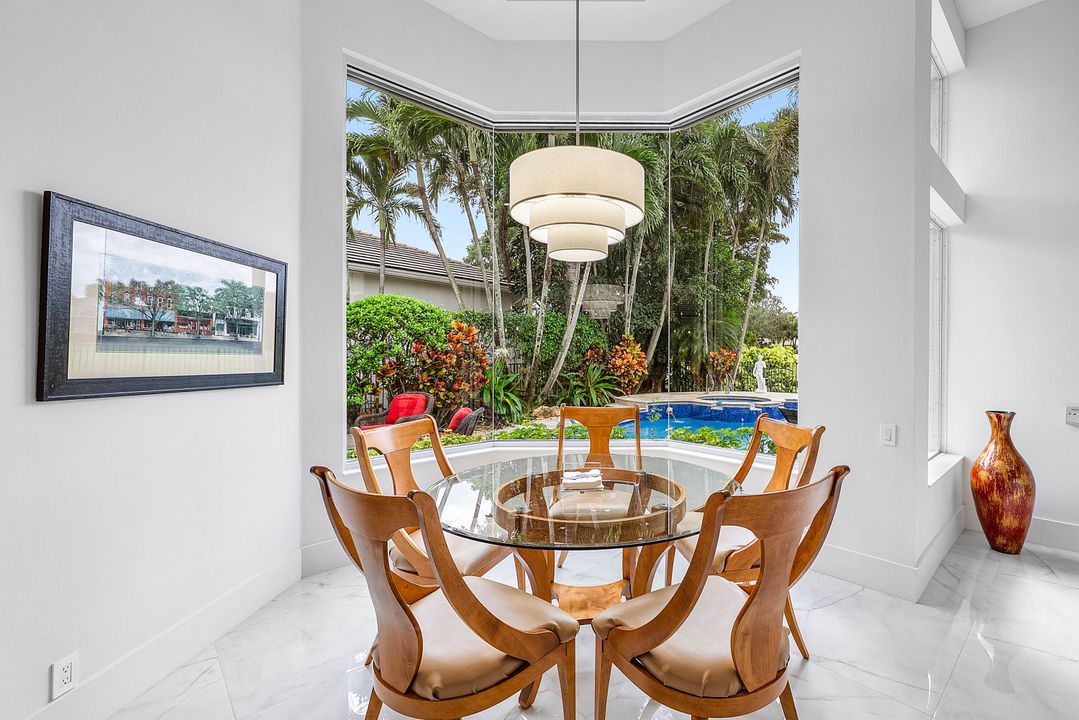 For Sale: $3,495,000 (5 beds, 5 baths, 4497 Square Feet)