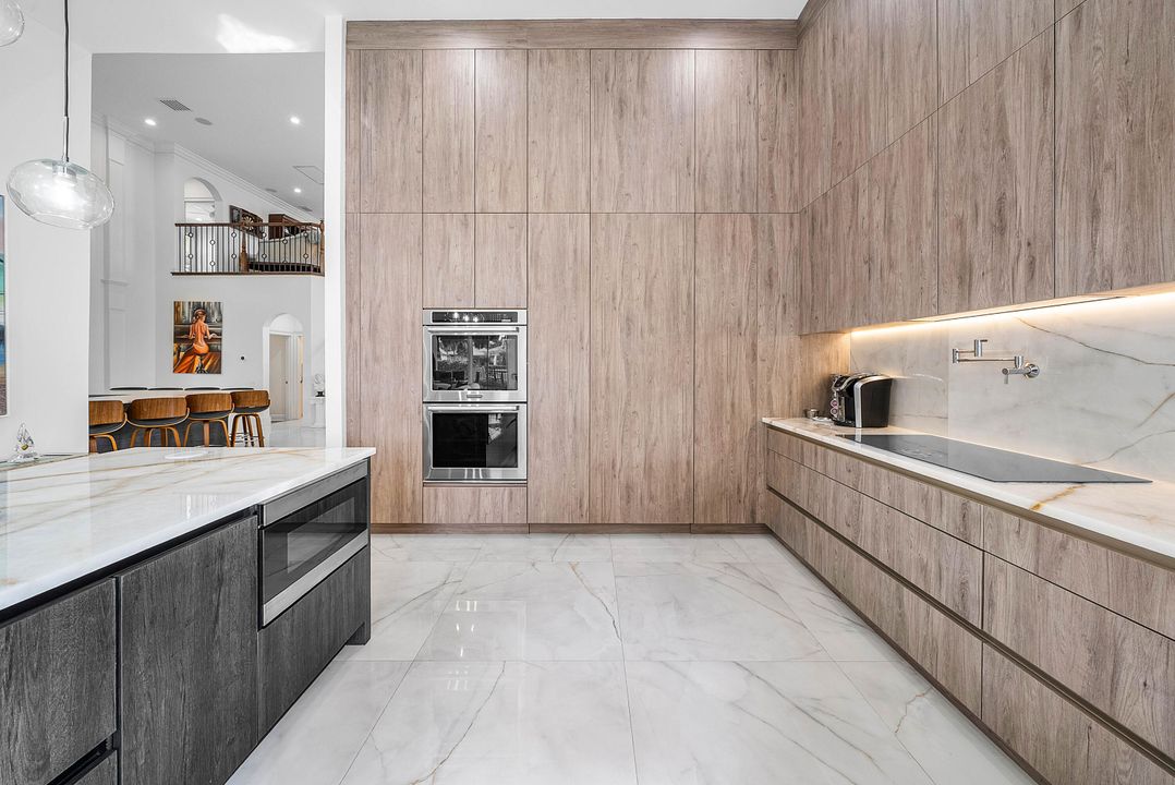 For Sale: $3,495,000 (5 beds, 5 baths, 4497 Square Feet)