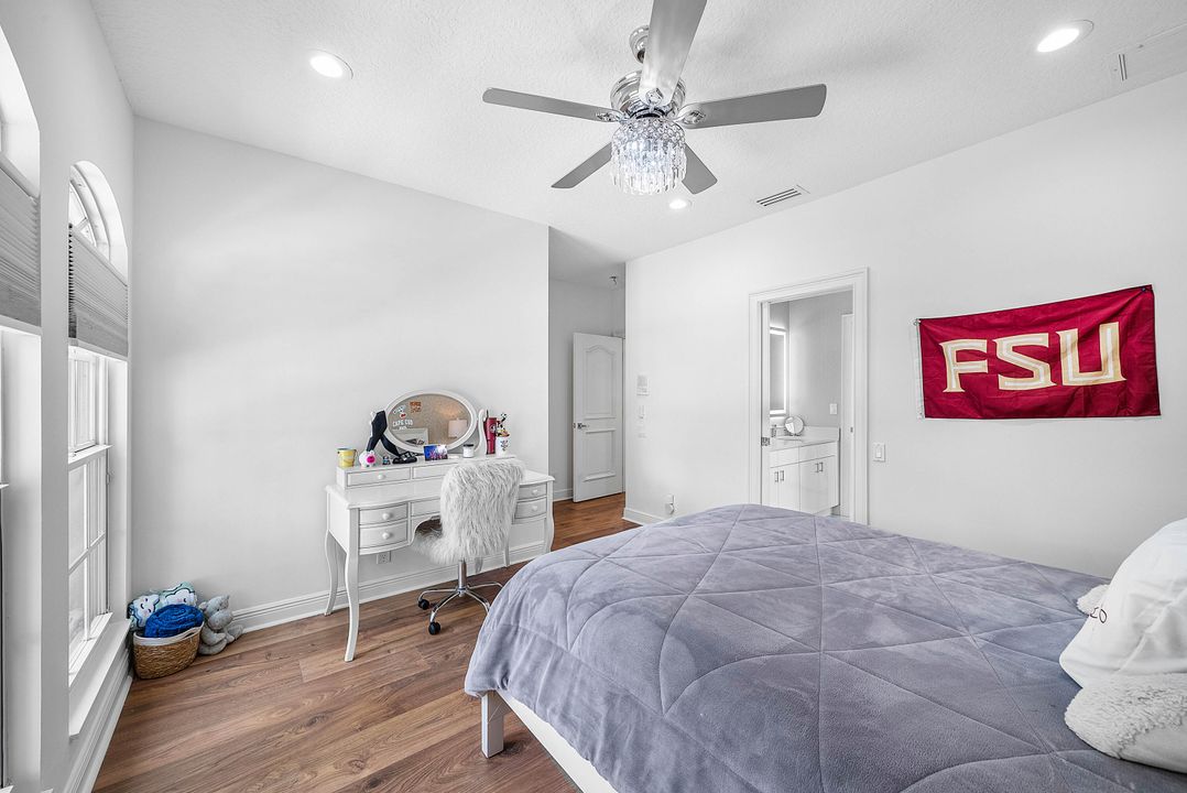 For Sale: $3,495,000 (5 beds, 5 baths, 4497 Square Feet)